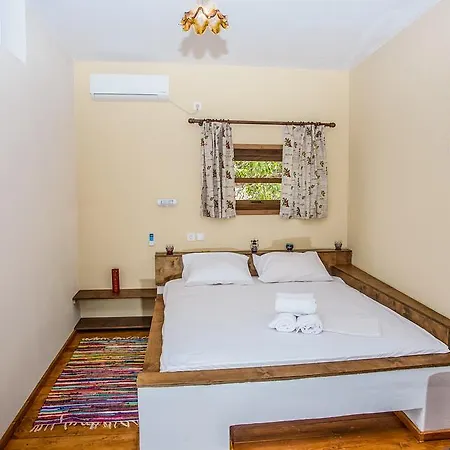 Villa Jlo