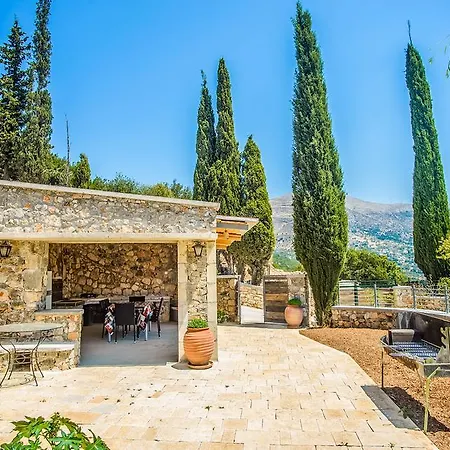 Jlo Villa